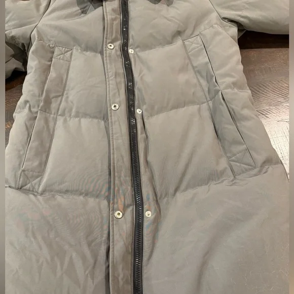 Vince Camuto Long Down Puffer Coat Parka Faux Fur Hood Gray M - Picture 4 of 16
